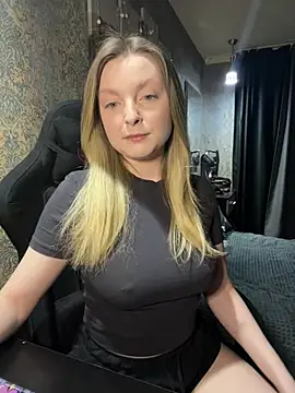 Lina ly online show from 03-29-26, 01:44