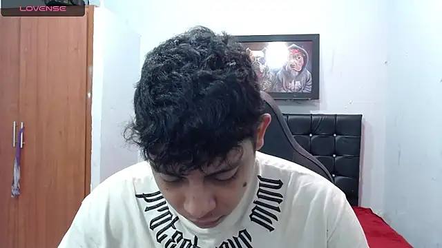 Alejandroo 22 online show from 03-17-25, 04:11
