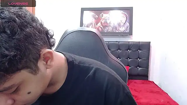 Alejandroo 22 online show from 03-18-25, 02:15