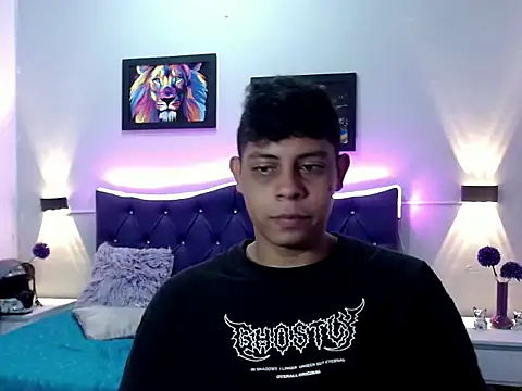 Alejandroo 22 online show from 09-12-25, 01:44