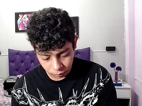 Alejandroo 22 online show from 10-17-25, 01:14