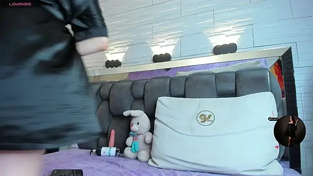 jade heartt online show from 11-21-25, 07:56