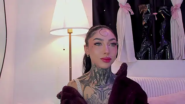 Snapshot of Dani_Valen chatting on 12-14-25, 12:27 Dani Valen online show from 12-14-25, 12:27