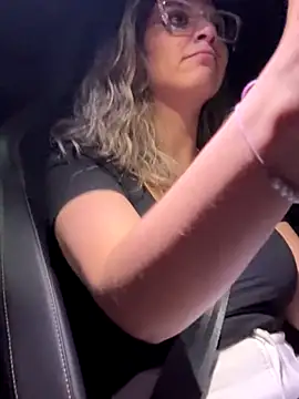 Isabella Varella online show from 11-08-25, 01:50