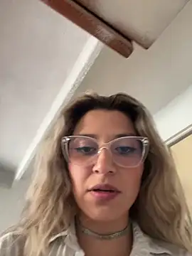 Isabella Varella online show from 01-05-26, 05:27