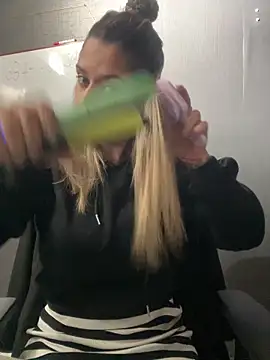 Isabella Varella online show from 02-04-26, 12:44