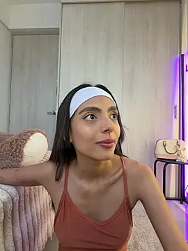 ZaraLuuv online show from 04-23-26, 06:10