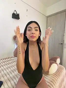 ZaraLuuv online show from 04-26-26, 06:05