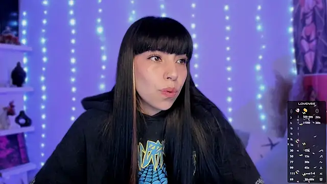 Saraa Desiree online show from 11-29-25, 02:14