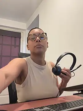 Melia Rayne online show from 04-06-26, 09:32