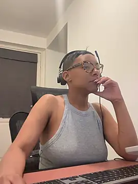 Melia Rayne online show from 04-27-26, 12:25