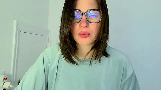 Snapshot of neferutt chatting on 11-07-25, 10:04 neferutt online show from 11-07-25, 10:04