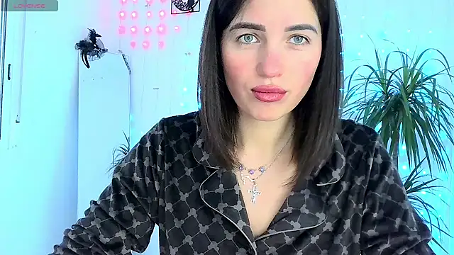 neferutt online show from 11-20-25, 10:59