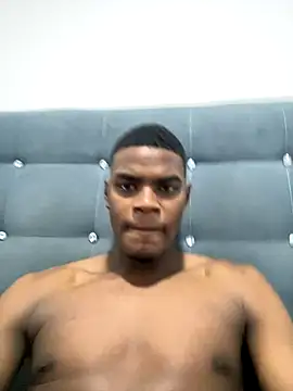 Snapshot of Dominic_Scott chatting on 12-19-25, 03:02 Dominic Scott online show from 12-19-25, 03:02