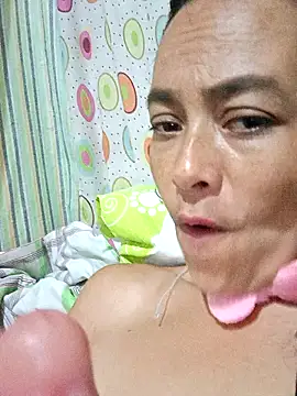 Snapshot of sarayulith chatting on 11-23-25, 03:56 sarayulith online show from 11-23-25, 03:56