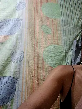 Snapshot of sarayulith chatting on 11-25-25, 11:49 sarayulith online show from 11-25-25, 11:49