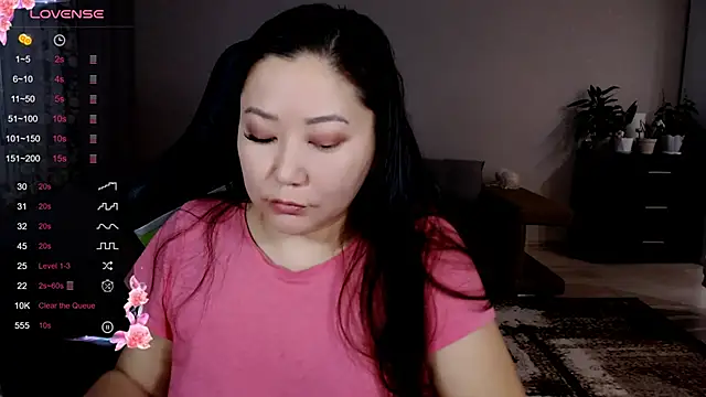 Snapshot of LisaAsianFlower chatting on 10-10-25, 01:04 LisaAsianFlower online show from 10-10-25, 01:04
