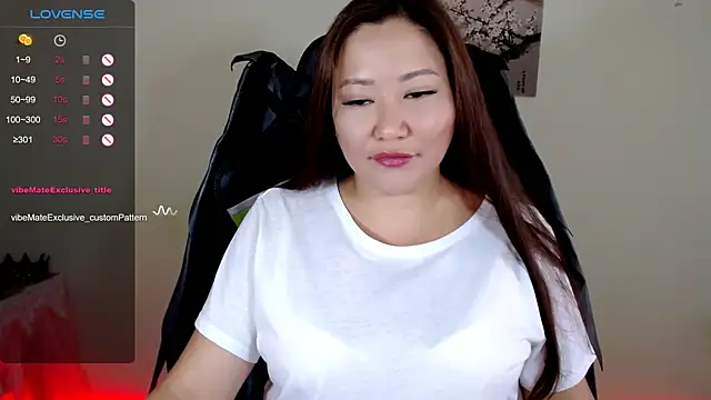 Snapshot of LisaAsianFlower chatting on 06-21-26, 05:10 LisaAsianFlower online show from 06-21-26, 05:10