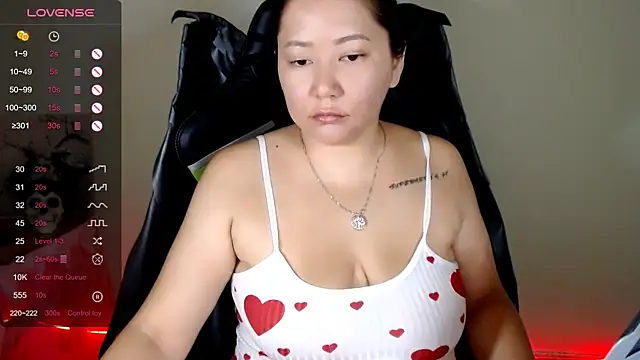 Snapshot of LisaAsianFlower chatting on 07-08-26, 03:22 LisaAsianFlower online show from 07-08-26, 03:22