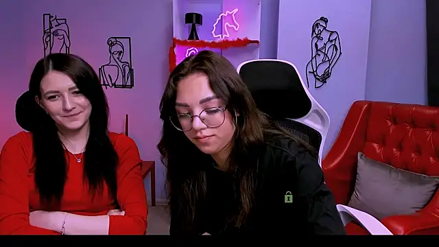 Snapshot of kiki_swan chatting on 03-12-25, 11:12 kiki swan online show from 03-12-25, 11:12