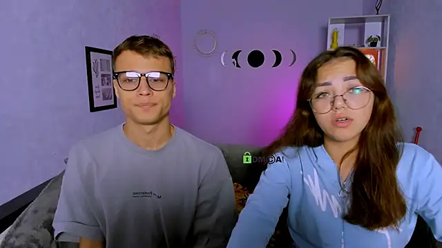 Snapshot of kiki_swan chatting on 10-08-25, 06:00 kiki swan online show from 10-08-25, 06:00