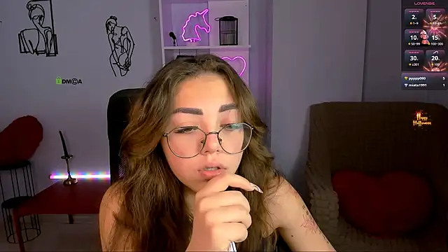 Snapshot of kiki_swan chatting on 11-07-25, 10:15 kiki swan online show from 11-07-25, 10:15