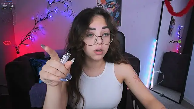 Snapshot of kiki_swan chatting on 11-24-25, 09:42 kiki swan online show from 11-24-25, 09:42