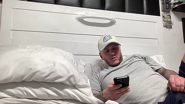 Snapshot of Thegreatwhitepipe chatting on 09-12-25, 10:04 Thegreatwhitepipe online show from 09-12-25, 10:04