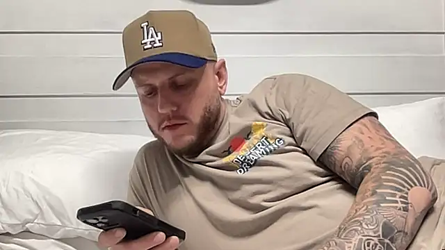 Snapshot of Thegreatwhitepipe chatting on 09-24-25, 10:29 Thegreatwhitepipe online show from 09-24-25, 10:29