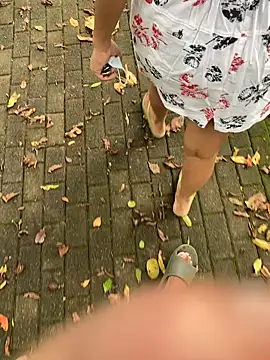 Snapshot of UproseOval chatting on 10-19-25, 09:10 UproseOval online show from 10-19-25, 09:10