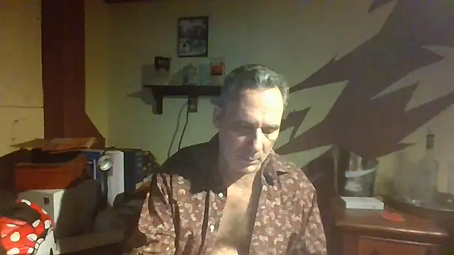 Snapshot of HunkofRock chatting on 06-29-26, 04:52 HunkofRock online show from 06-29-26, 04:52