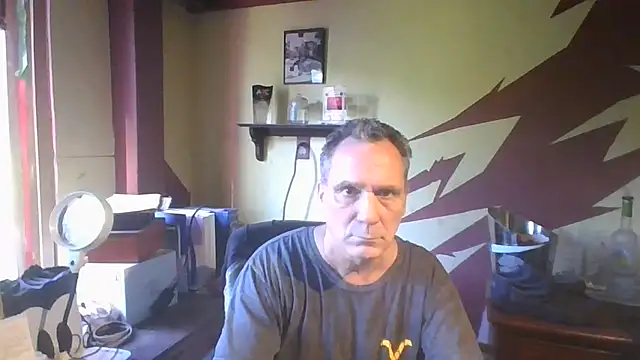 Snapshot of HunkofRock chatting on 07-31-26, 12:59 HunkofRock online show from 07-31-26, 12:59
