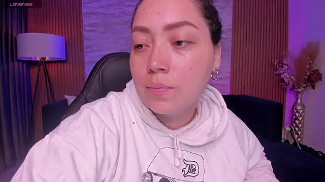 heidy johns online show from 11-18-25, 03:23