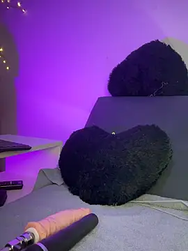 monse cat online show from 03-28-26, 05:29