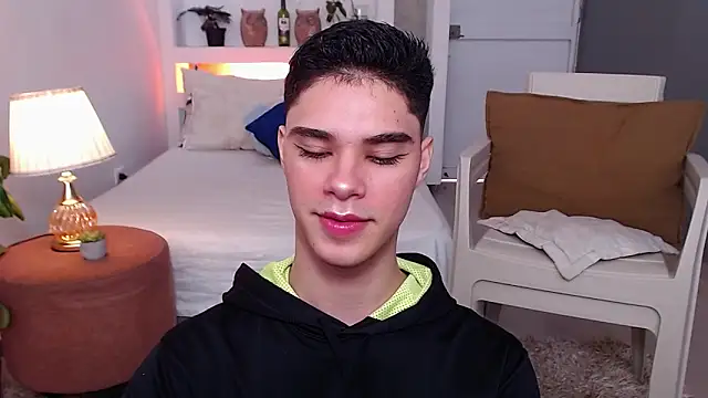 Snapshot of juanes_puthee chatting on 11-15-25, 01:07 juanes puthee online show from 11-15-25, 01:07