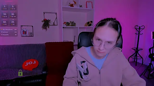 mona cloud online show from 10-12-25, 11:37