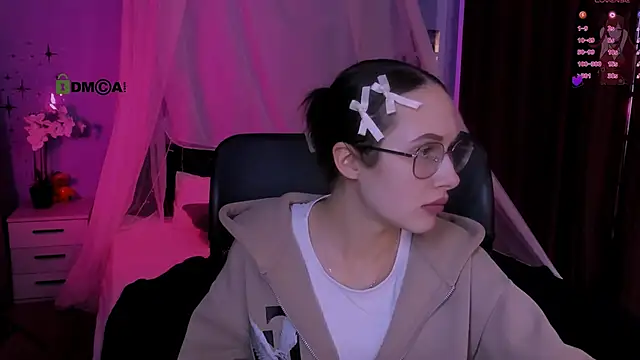 mona cloud online show from 04-21-26, 01:42