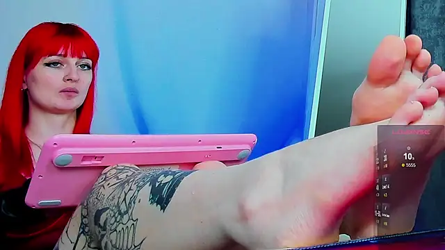 Snapshot of Coraline_Beldam chatting on 03-18-25, 11:53 Coraline Beldam online show from 03-18-25, 11:53