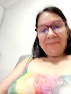 Snapshot of victoria_wayne chatting on 05-11-26, 10:32 victoria wayne online show from 05-11-26, 10:32