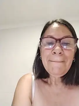 Snapshot of victoria_wayne chatting on 05-29-26, 10:35 victoria wayne online show from 05-29-26, 10:35