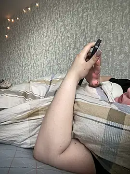 Snapshot of Dreamy_Desire chatting on 03-17-25, 09:01 Dreamy Desire online show from 03-17-25, 09:01