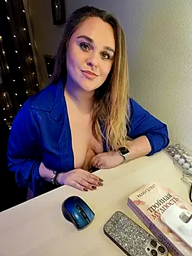 Juicy PeachLux online show from 11-14-25, 11:20