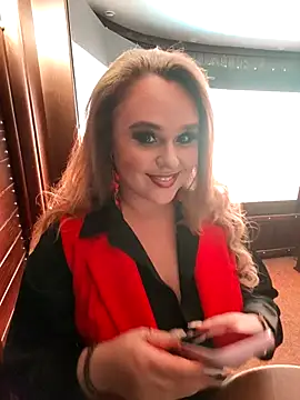 Juicy PeachLux online show from 04-25-26, 03:53