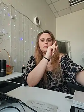 Juicy PeachLux online show from 05-16-26, 10:36