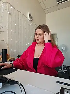 Juicy PeachLux online show from 05-21-26, 07:59