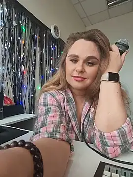 Juicy PeachLux online show from 06-10-26, 12:15
