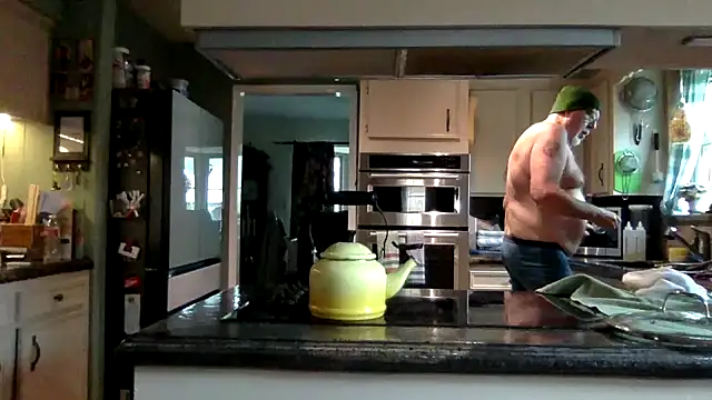 superbearboss online show from 04-20-26, 04:32