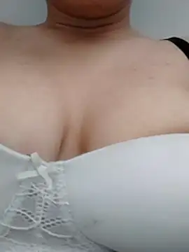 saraaxx1 online show from 06-27-26, 01:17