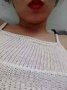 saraaxx1 online show from 07-05-26, 01:29