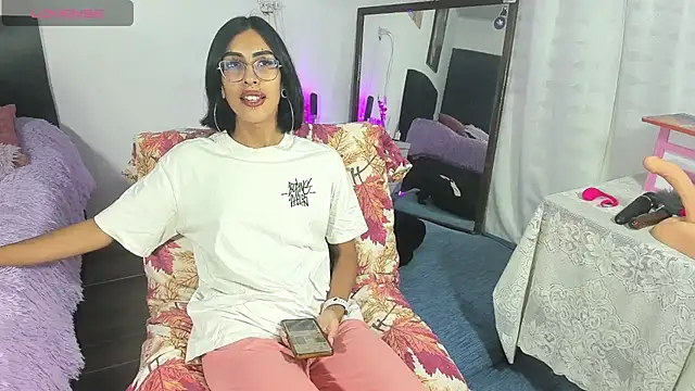 Snapshot of verodaza chatting on 05-16-26, 04:09 verodaza online show from 05-16-26, 04:09